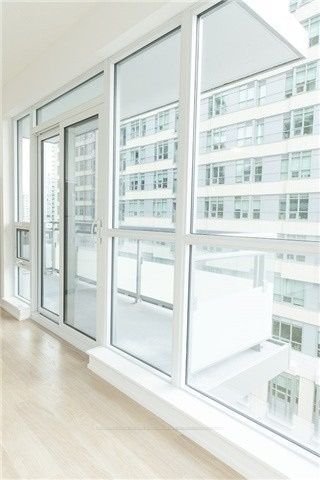 89 Dunfield Ave, unit 513 for rent - image #10