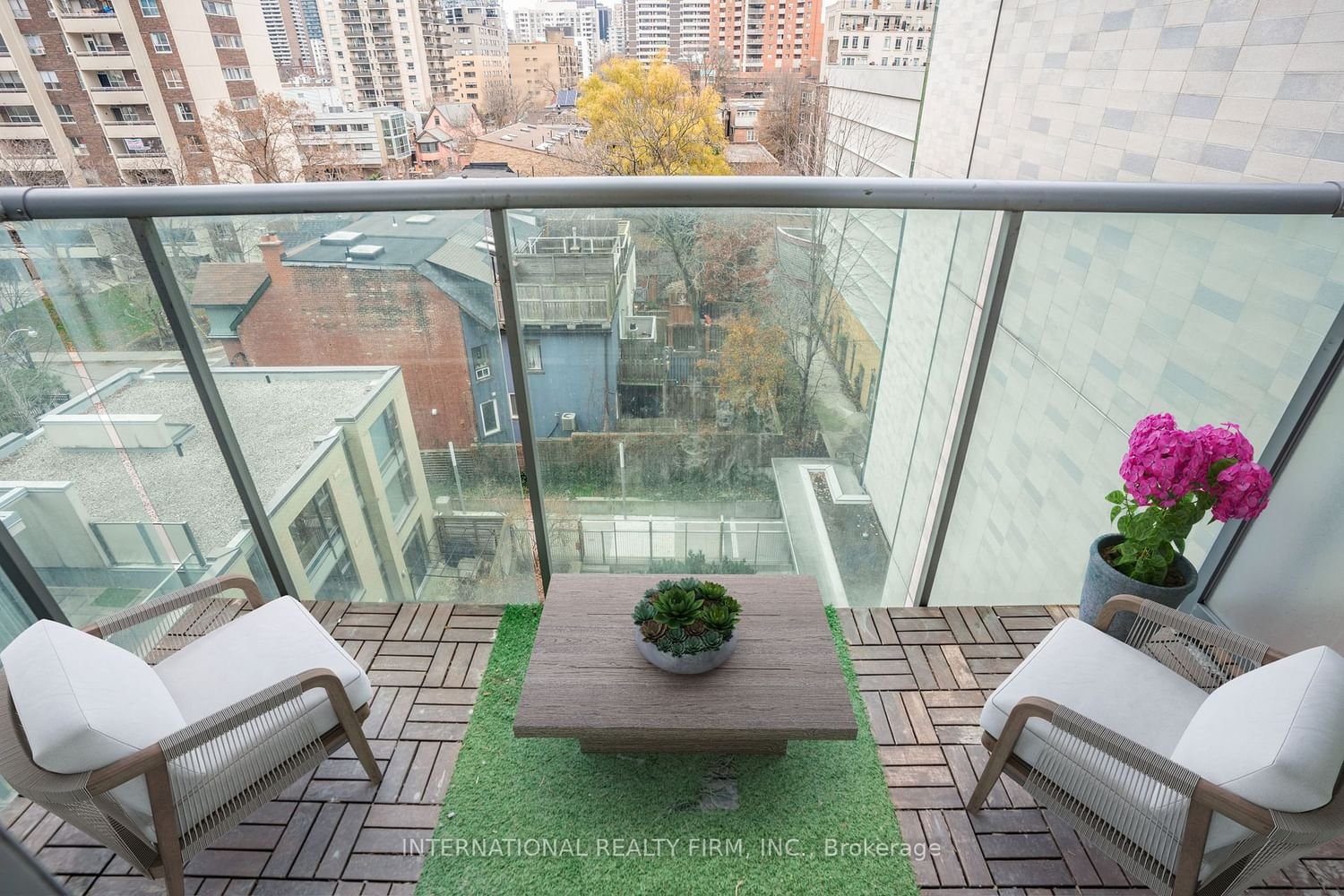 285 Mutual St, unit 706 for sale - image #5