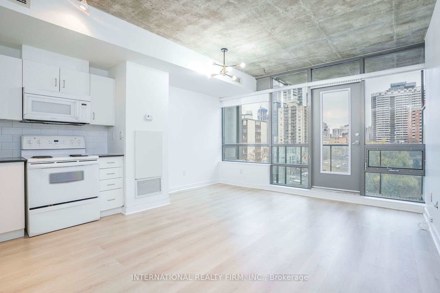 285 Mutual St, unit 706 for sale - image #8