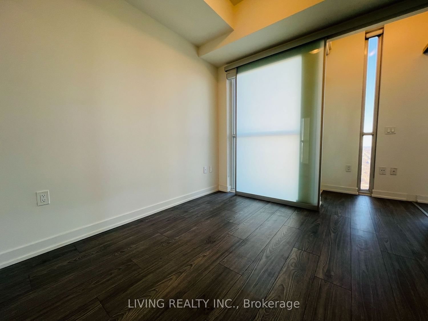 1 Yorkville Ave, unit 5010 for rent - image #3