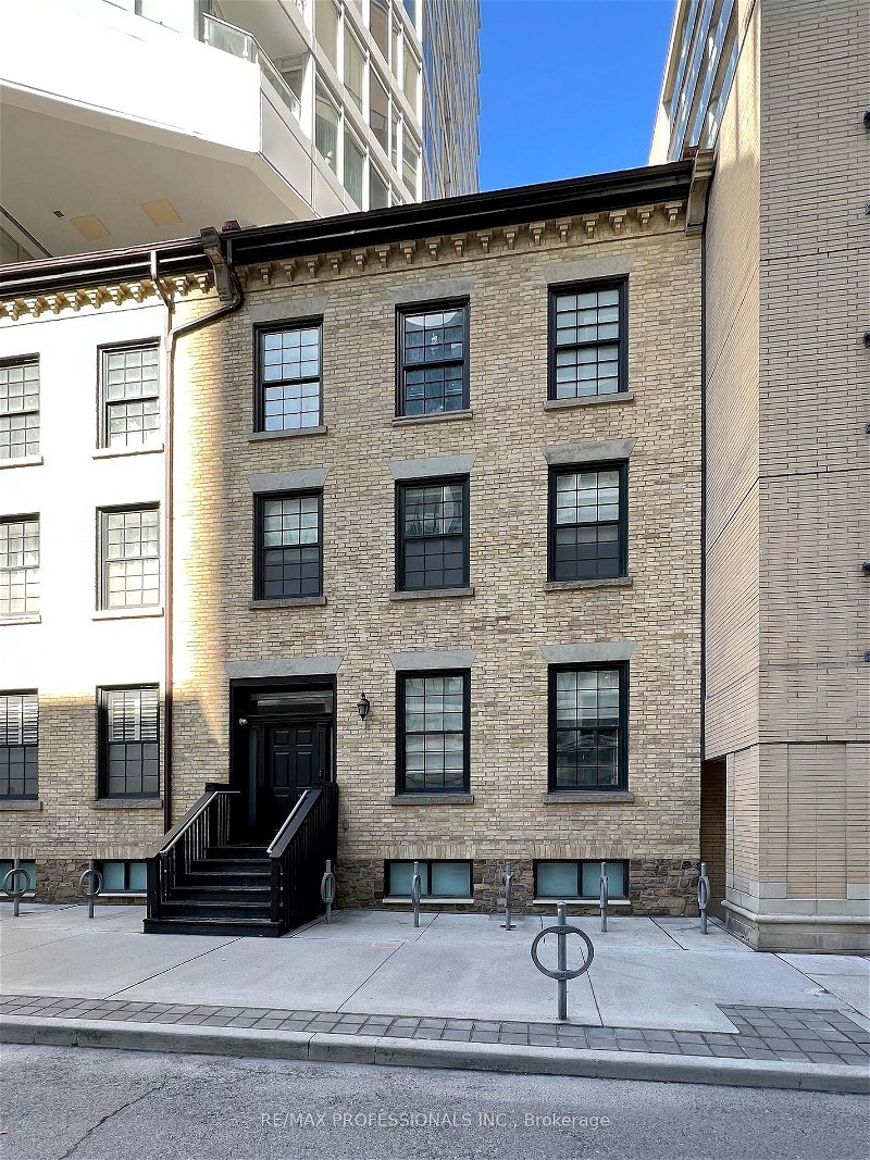 68 Shuter St, unit Th2 for rent - image #1