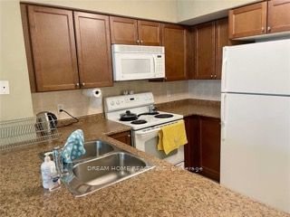 30 Grand Trunk Cres, unit 3908 for rent - image #3