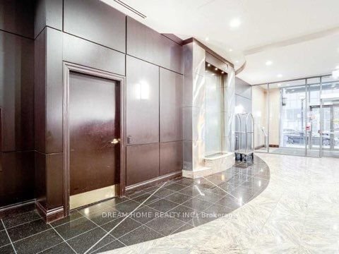 30 Grand Trunk Cres, unit 3908 for rent - image #9