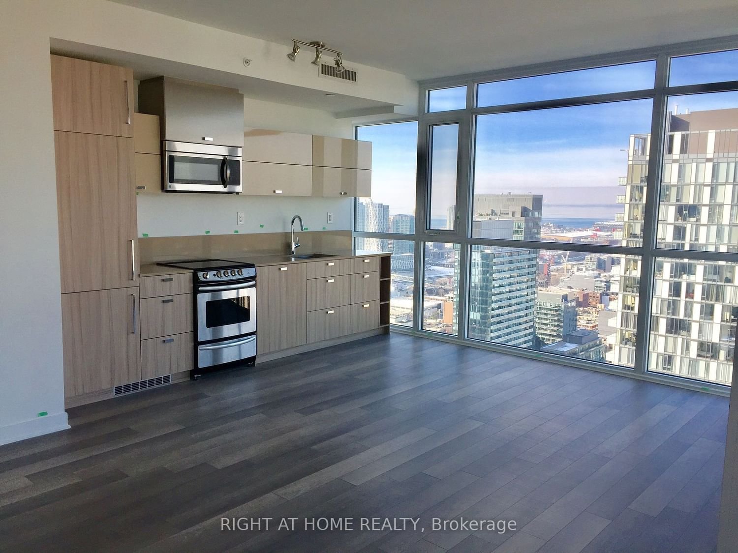 290 Adelaide St W, unit 3904 for sale - image #1
