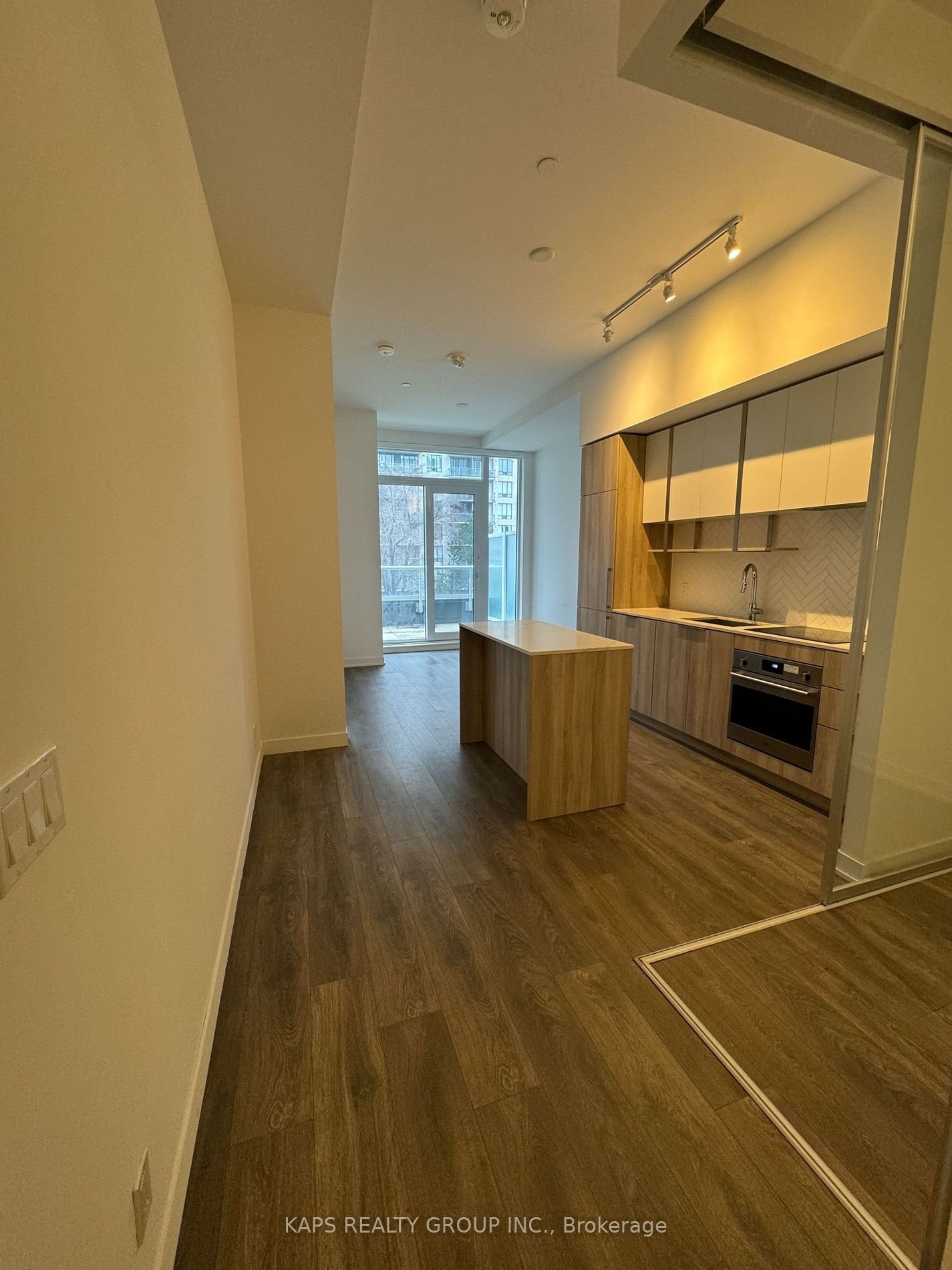 15 Holmes Ave, unit 411 for rent - image #6