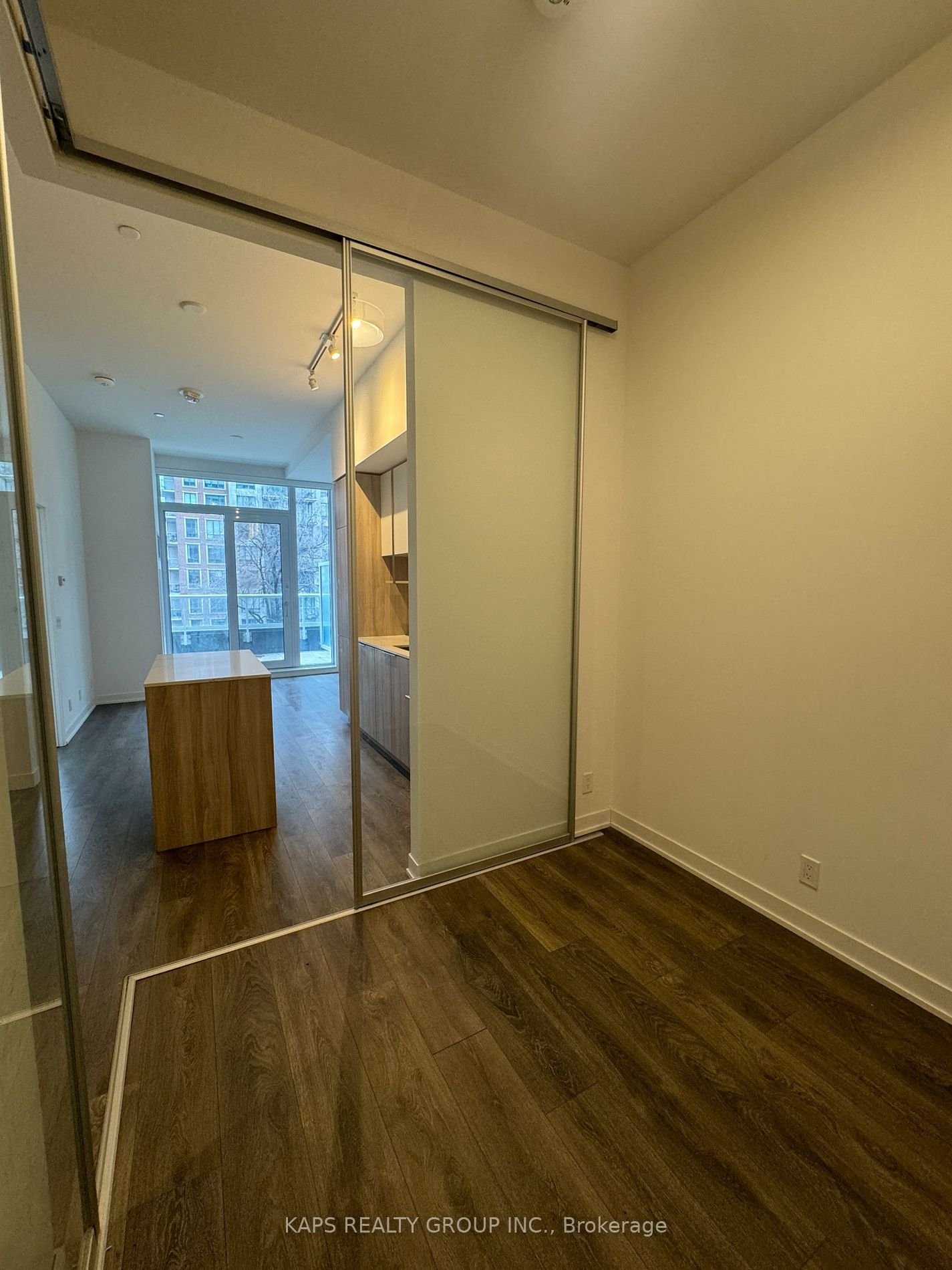 15 Holmes Ave, unit 411 for rent - image #9