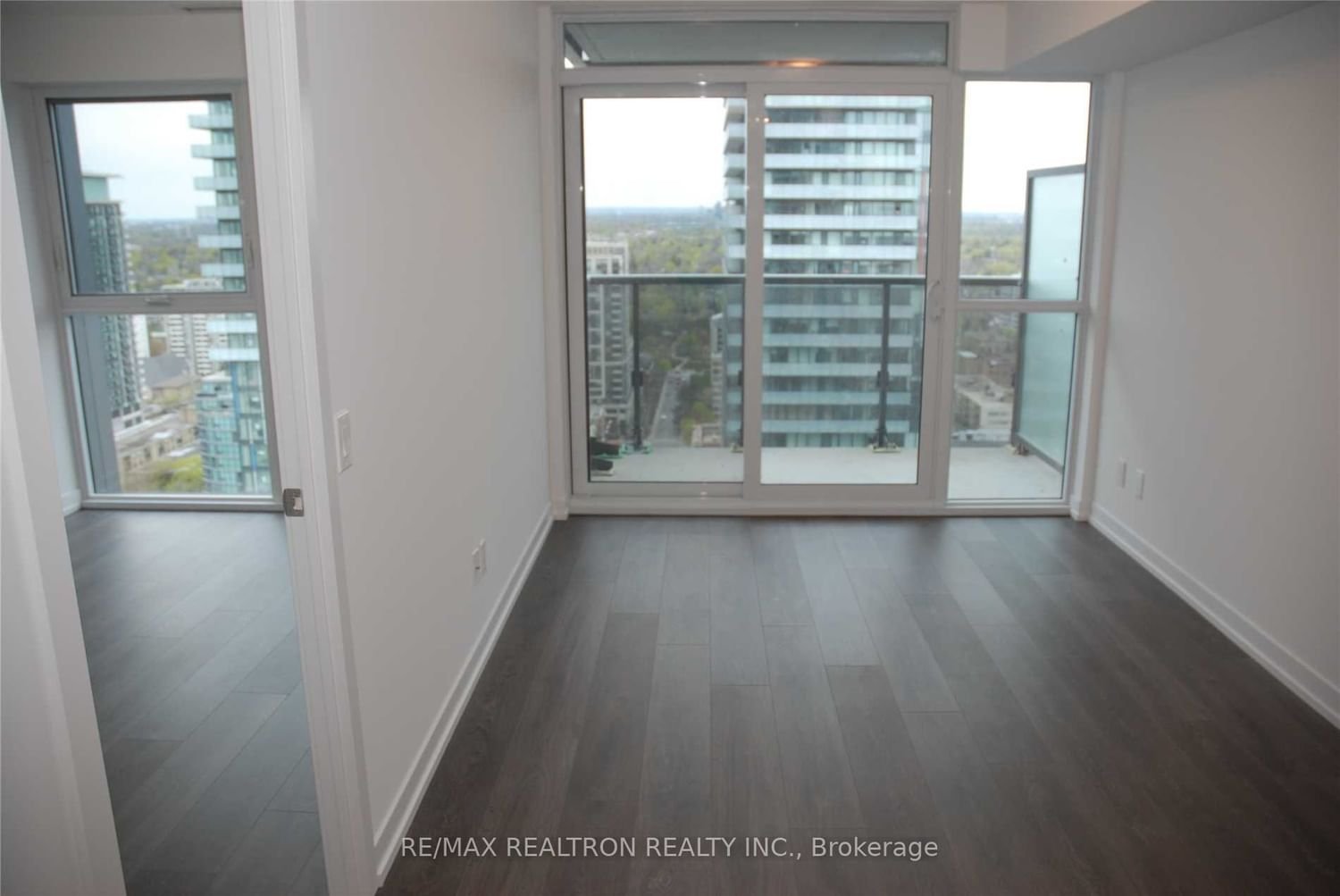 125 Redpath Ave, unit 2805 for rent - image #3