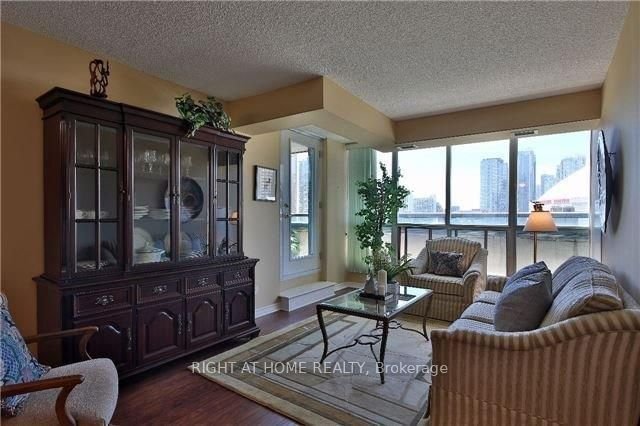 51 Lower Simcoe St, unit 710 for rent - image #9