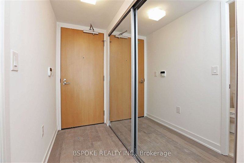 11 Wellesley St W, unit 3210 for rent - image #2
