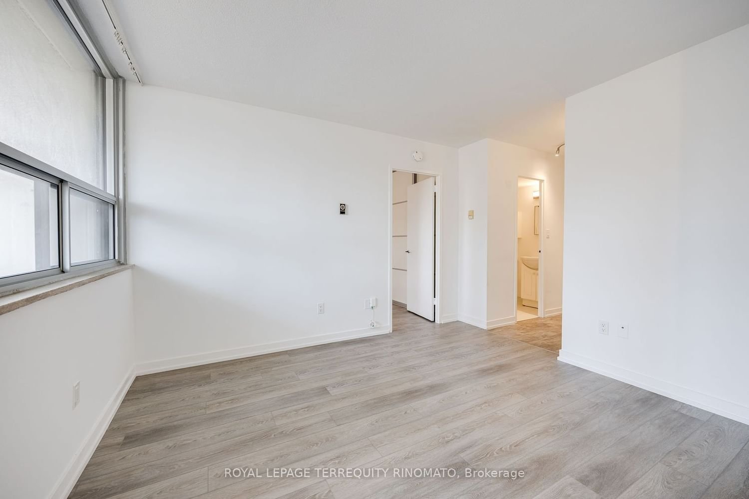 40 Homewood Ave, unit 709 for rent - image #2