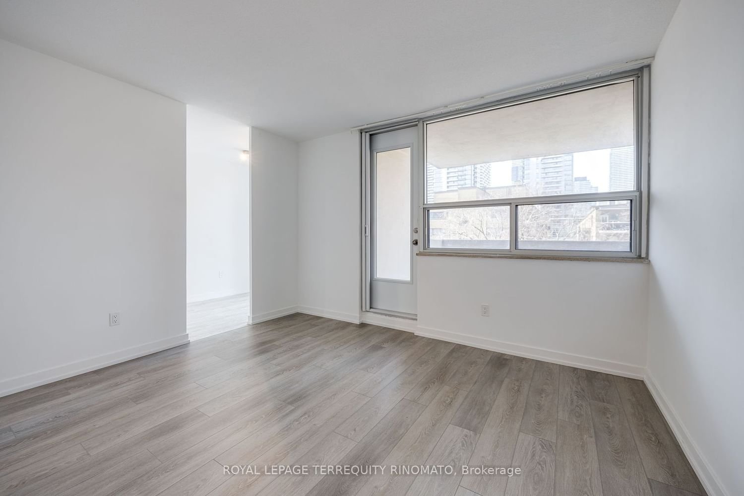 40 Homewood Ave, unit 709 for rent - image #3