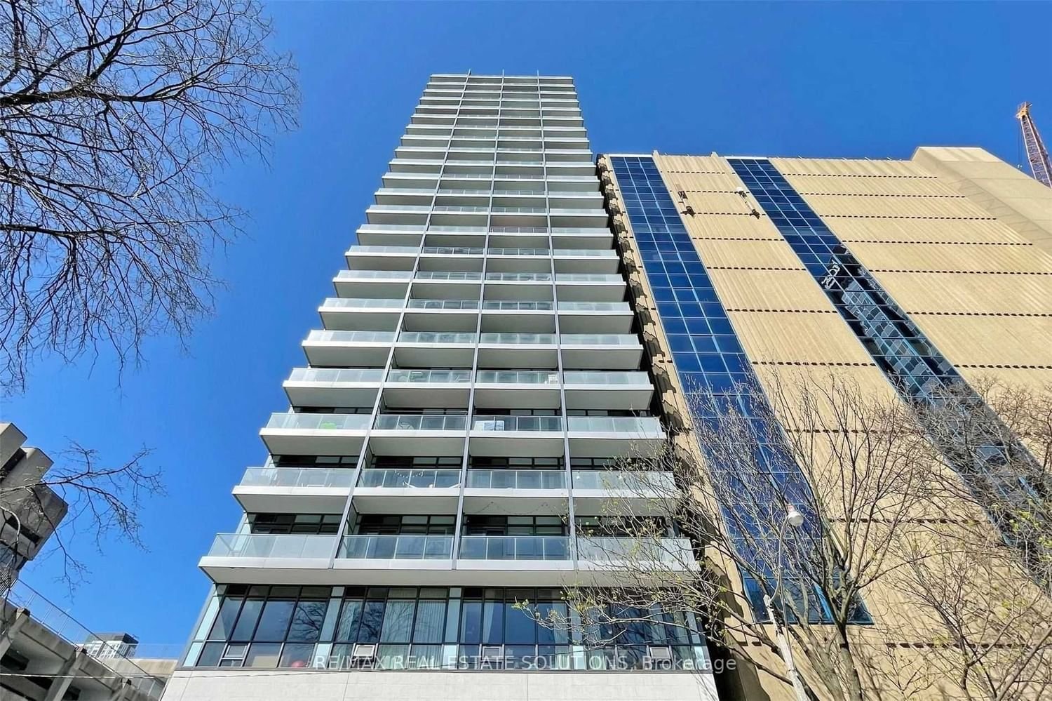 210 Simcoe St, unit 1303 for rent - image #2