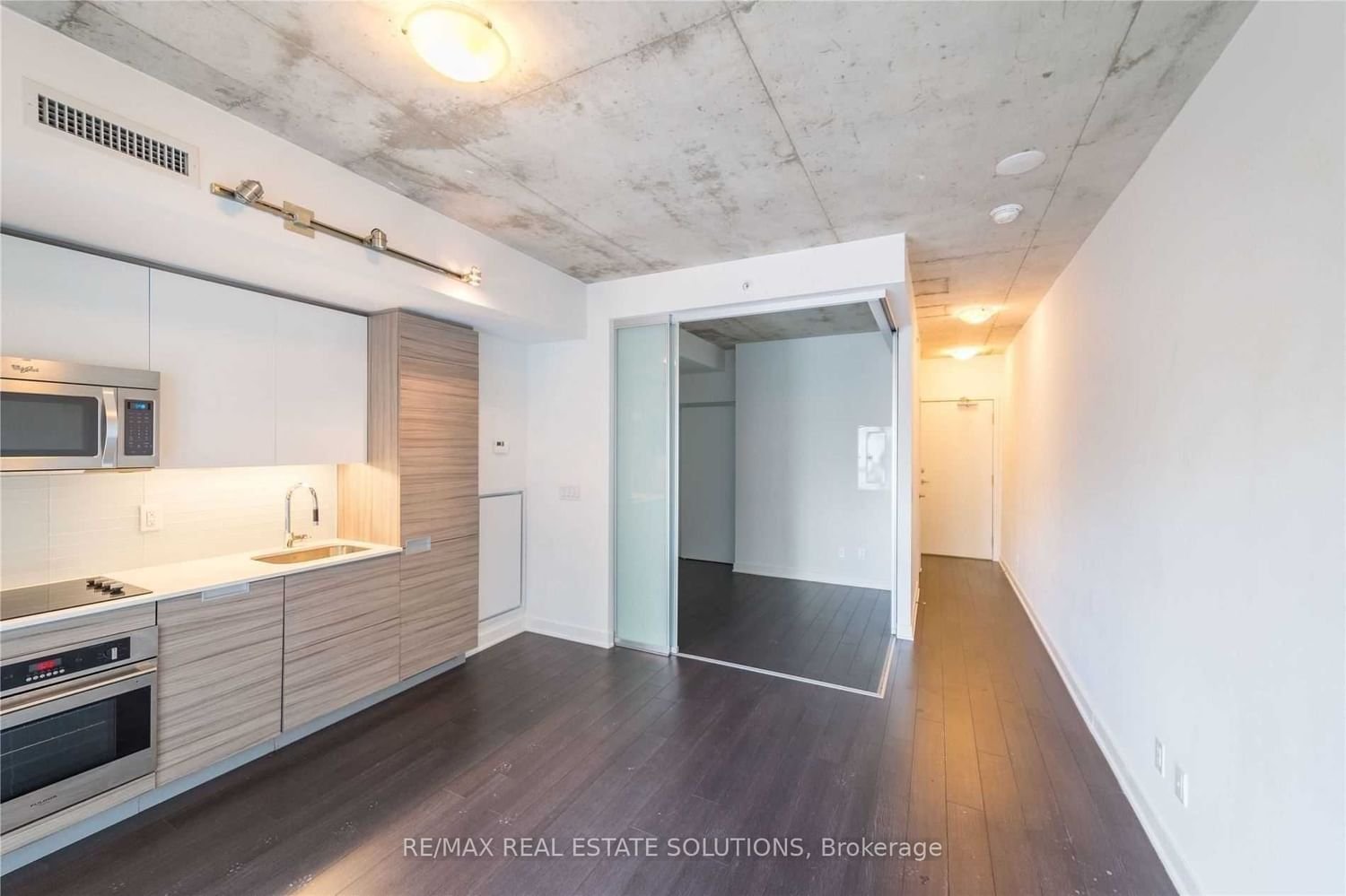 210 Simcoe St, unit 1303 for rent - image #6