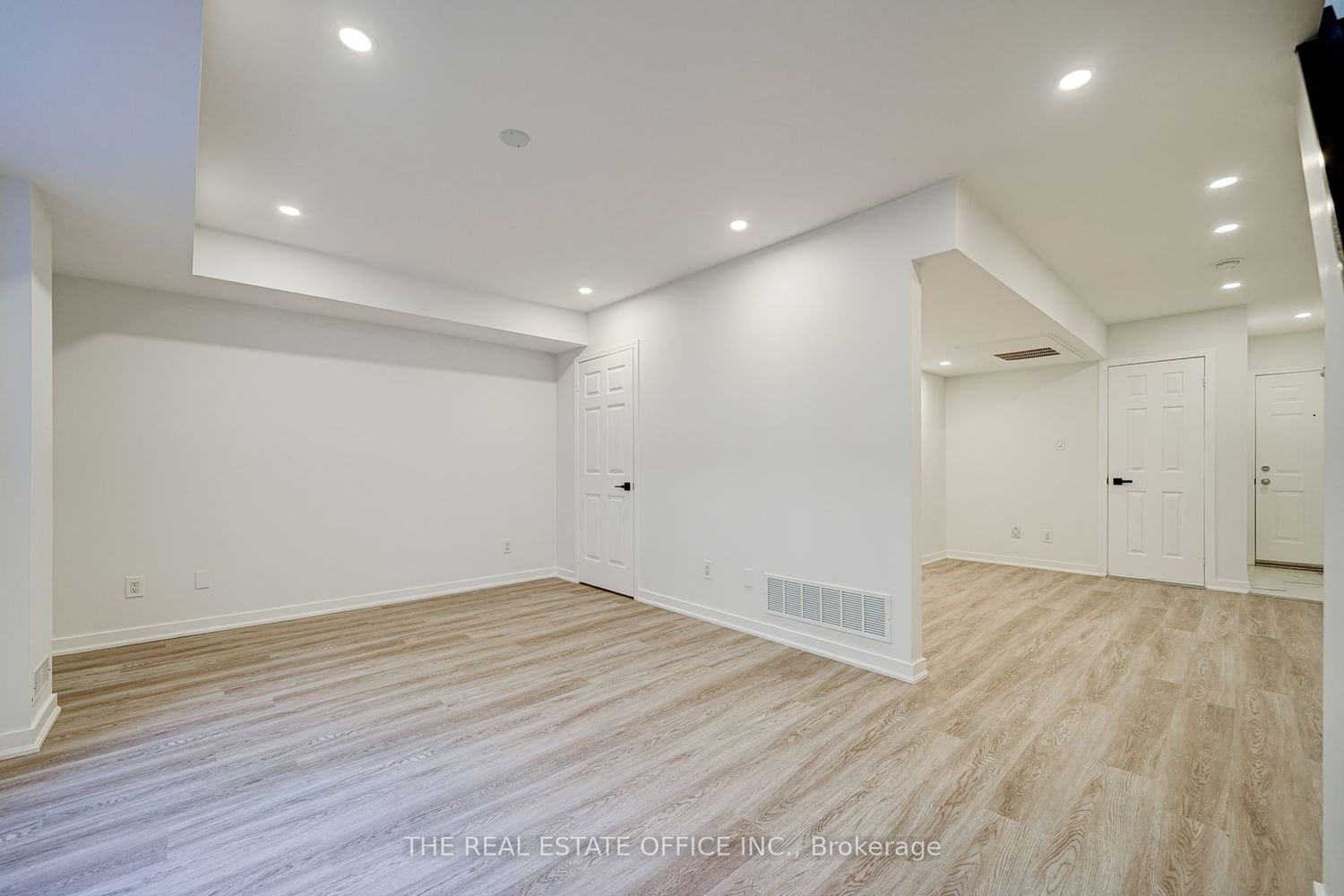 11 Niagara St, unit Th2 for rent - image #32
