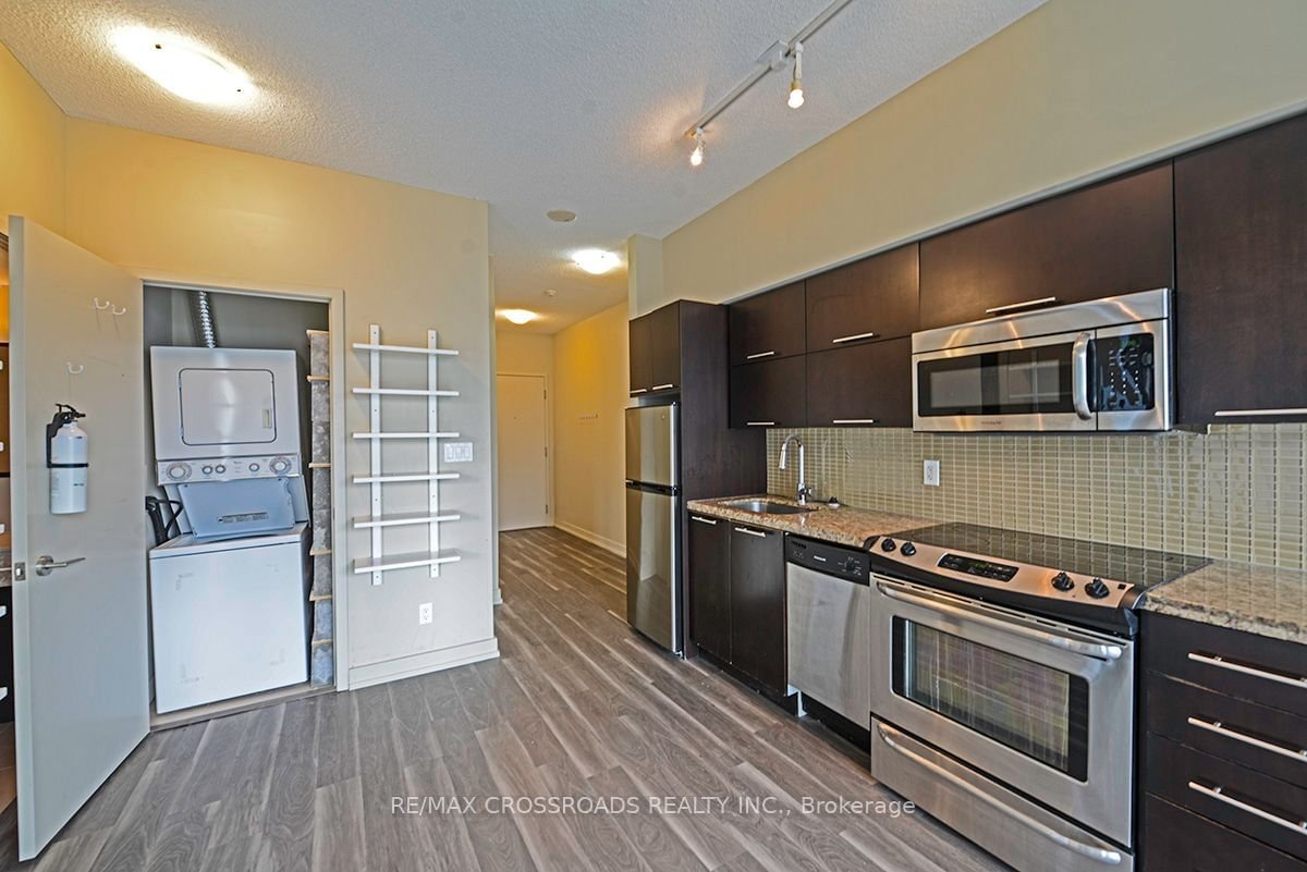 126 Simcoe St, unit 2709 for rent - image #7