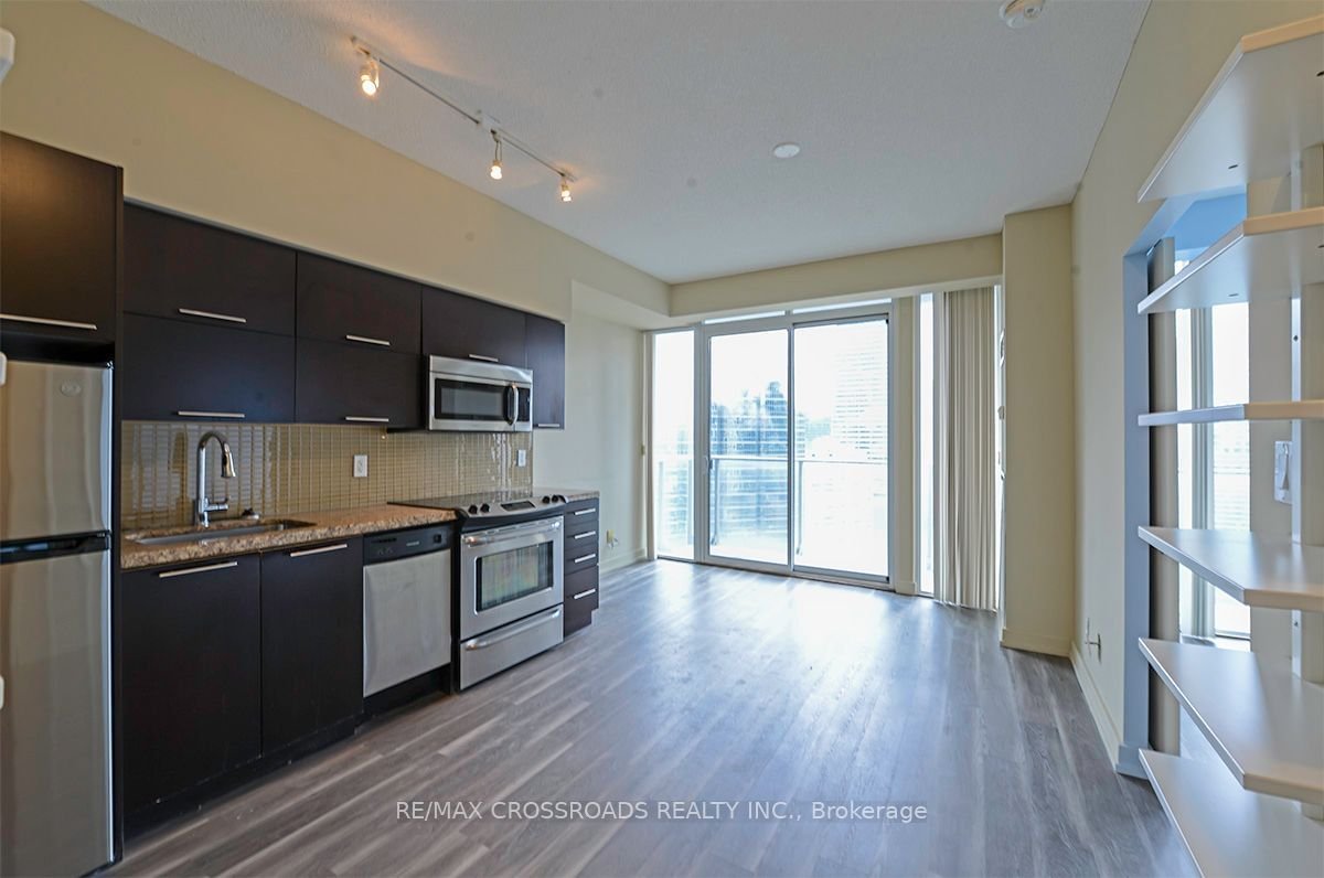 126 Simcoe St, unit 2709 for rent - image #8