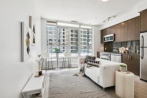 89 Dunfield Ave, unit 628 for rent - image #5