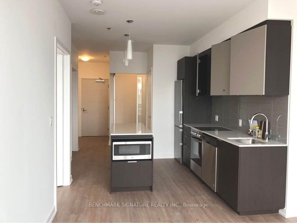 203 College St, unit 605 for rent - image #2