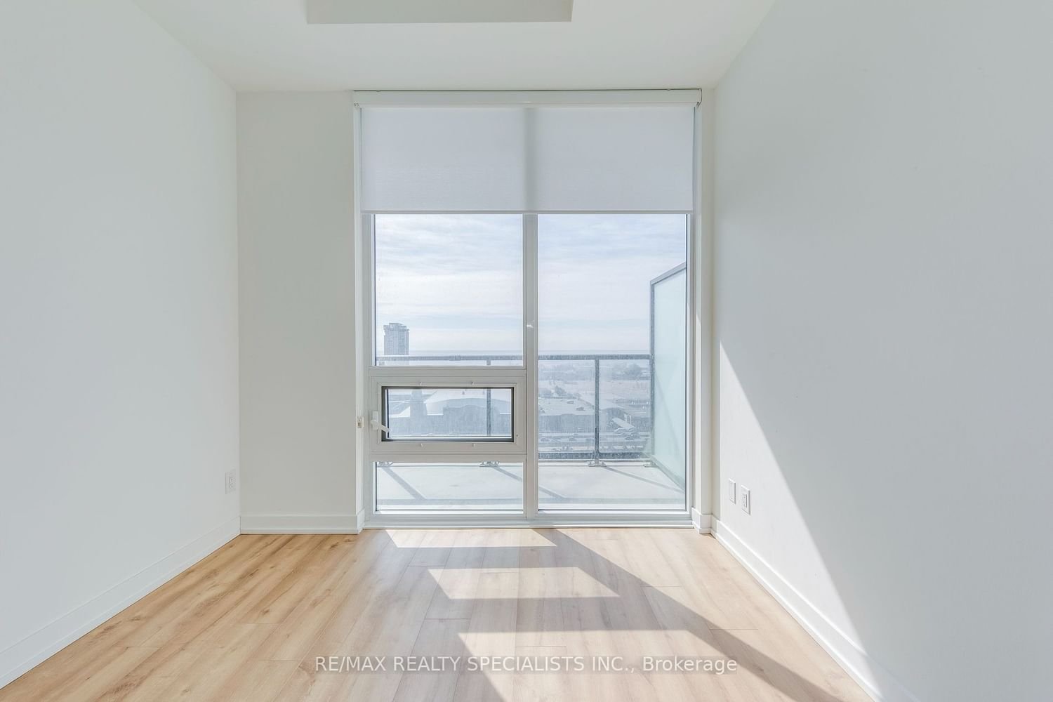 135 East Liberty St, unit 1513 for rent - image #16