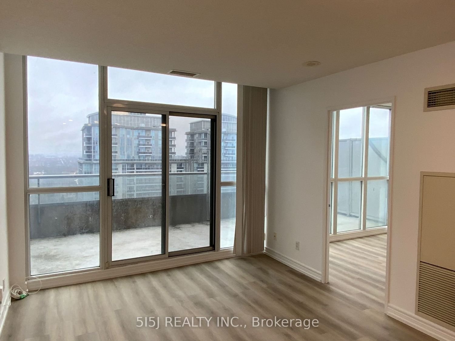 23 Hollywood Ave, unit 3908 for rent - image #16
