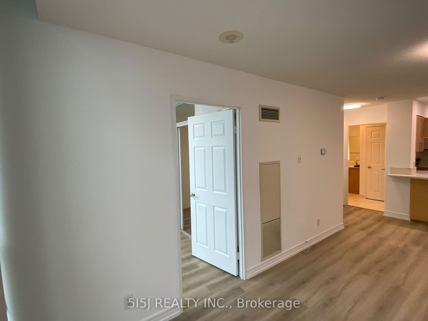 23 Hollywood Ave, unit 3908 for rent - image #23