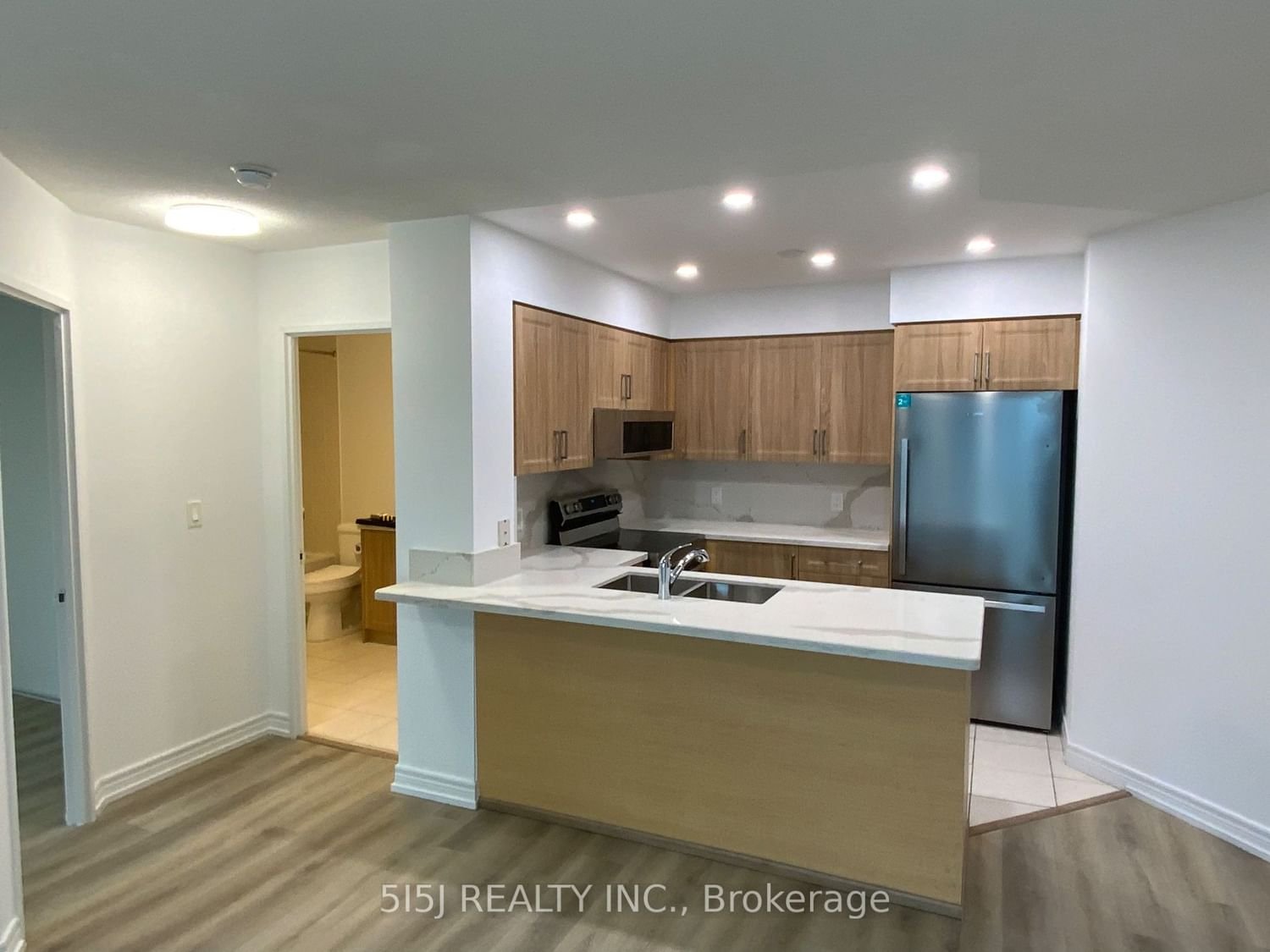 23 Hollywood Ave, unit 3908 for rent - image #3