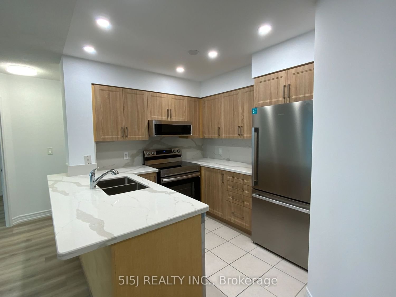 23 Hollywood Ave, unit 3908 for rent - image #7