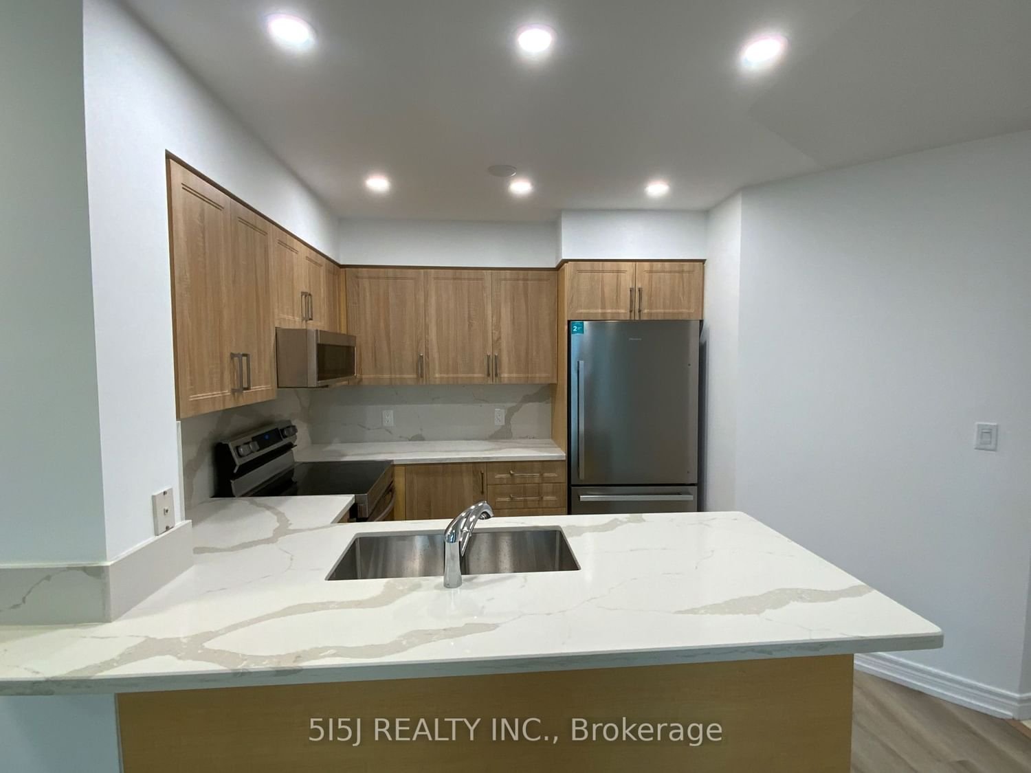 23 Hollywood Ave, unit 3908 for rent - image #8