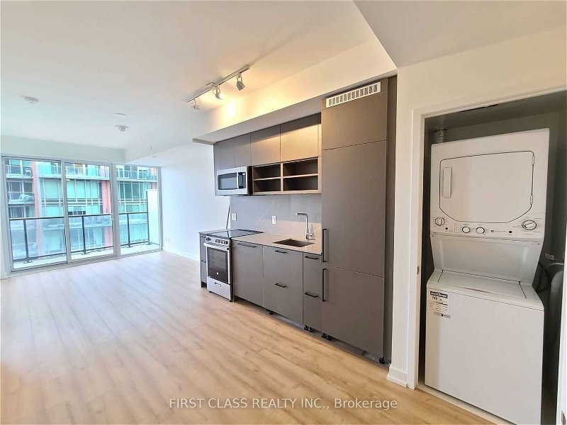 135 East Liberty St, unit 2606 for rent - image #1