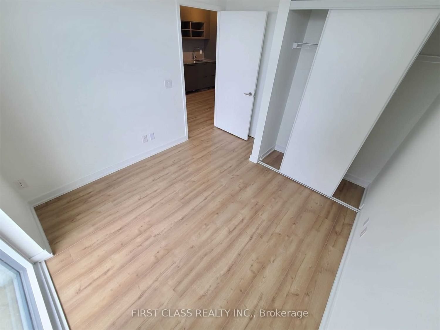 135 East Liberty St, unit 2606 for rent - image #2