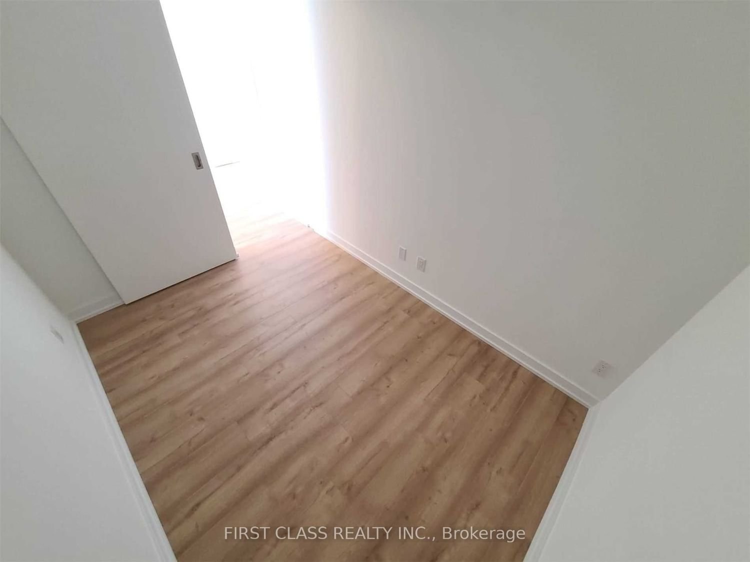 135 East Liberty St, unit 2606 for rent - image #4