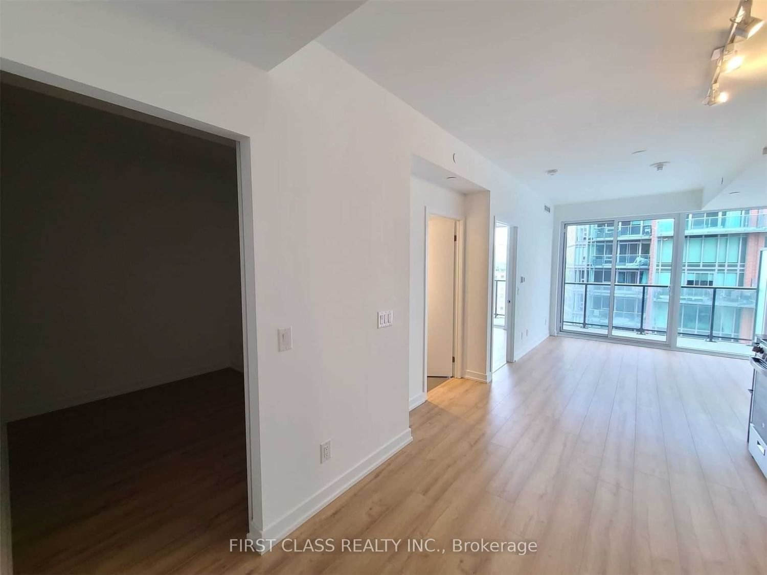 135 East Liberty St, unit 2606 for rent - image #7