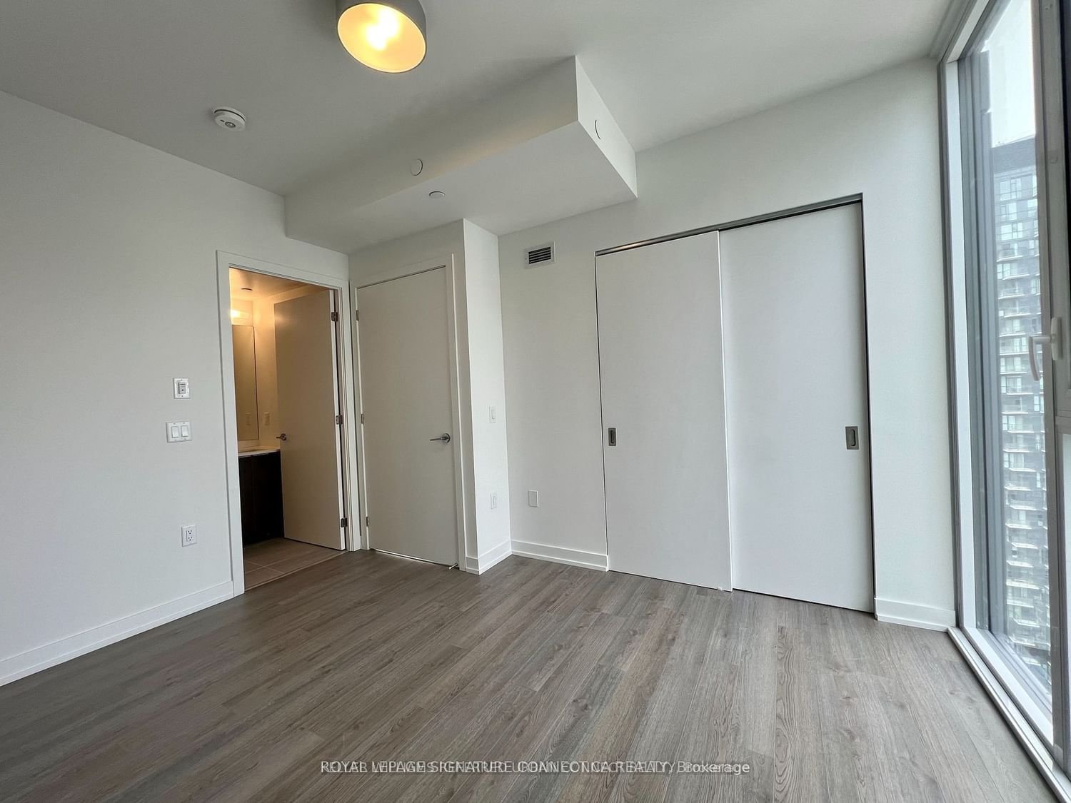 357 King St W, unit 3703 for rent - image #10