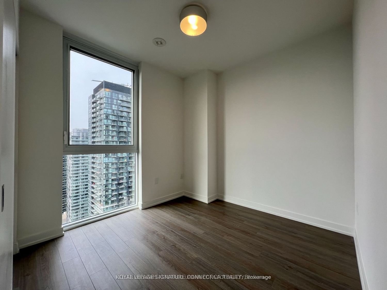 357 King St W, unit 3703 for rent - image #12