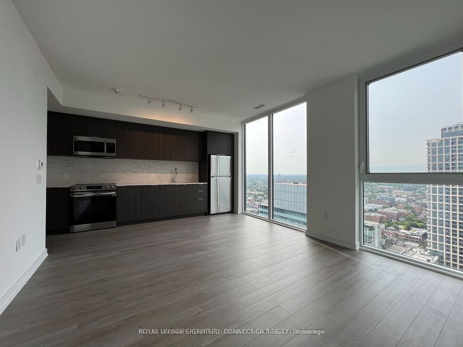 357 King St W, unit 3703 for rent - image #4