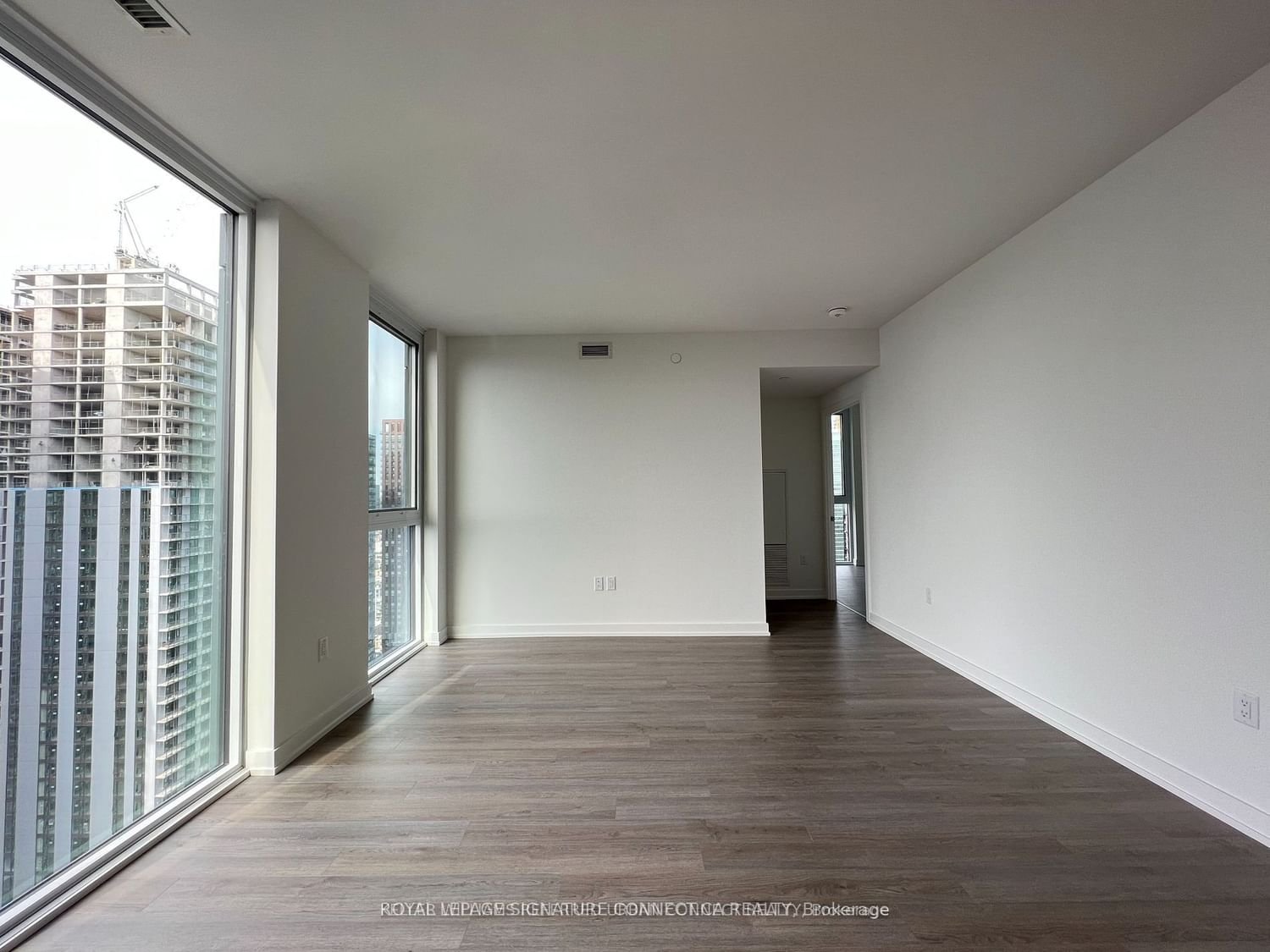 357 King St W, unit 3703 for rent - image #6
