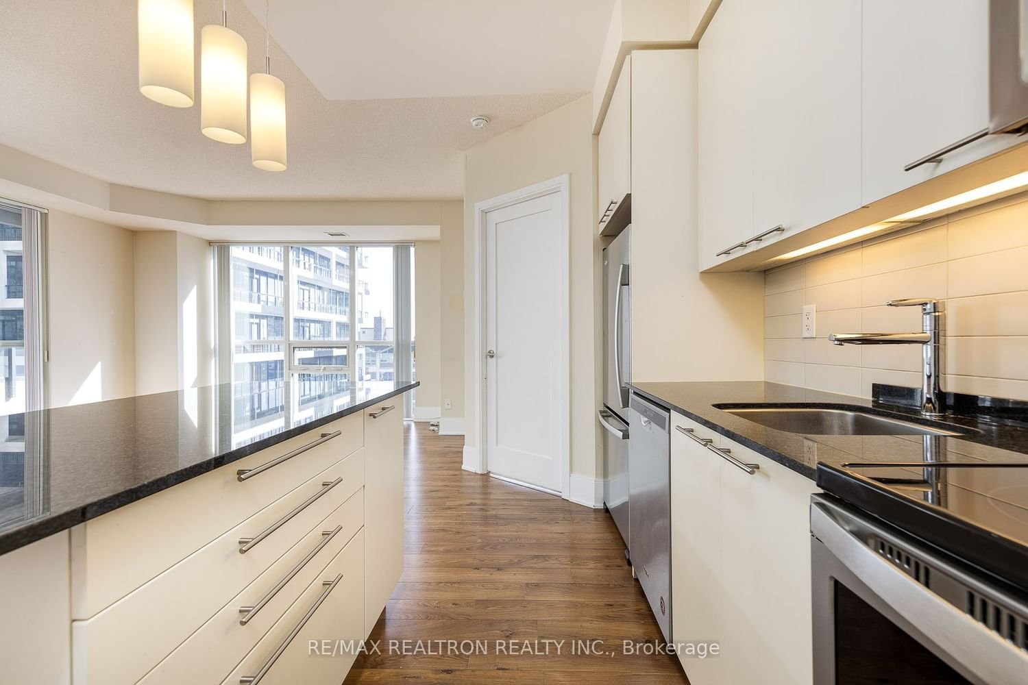 25 Broadway Ave, unit 1307 for sale - image #10
