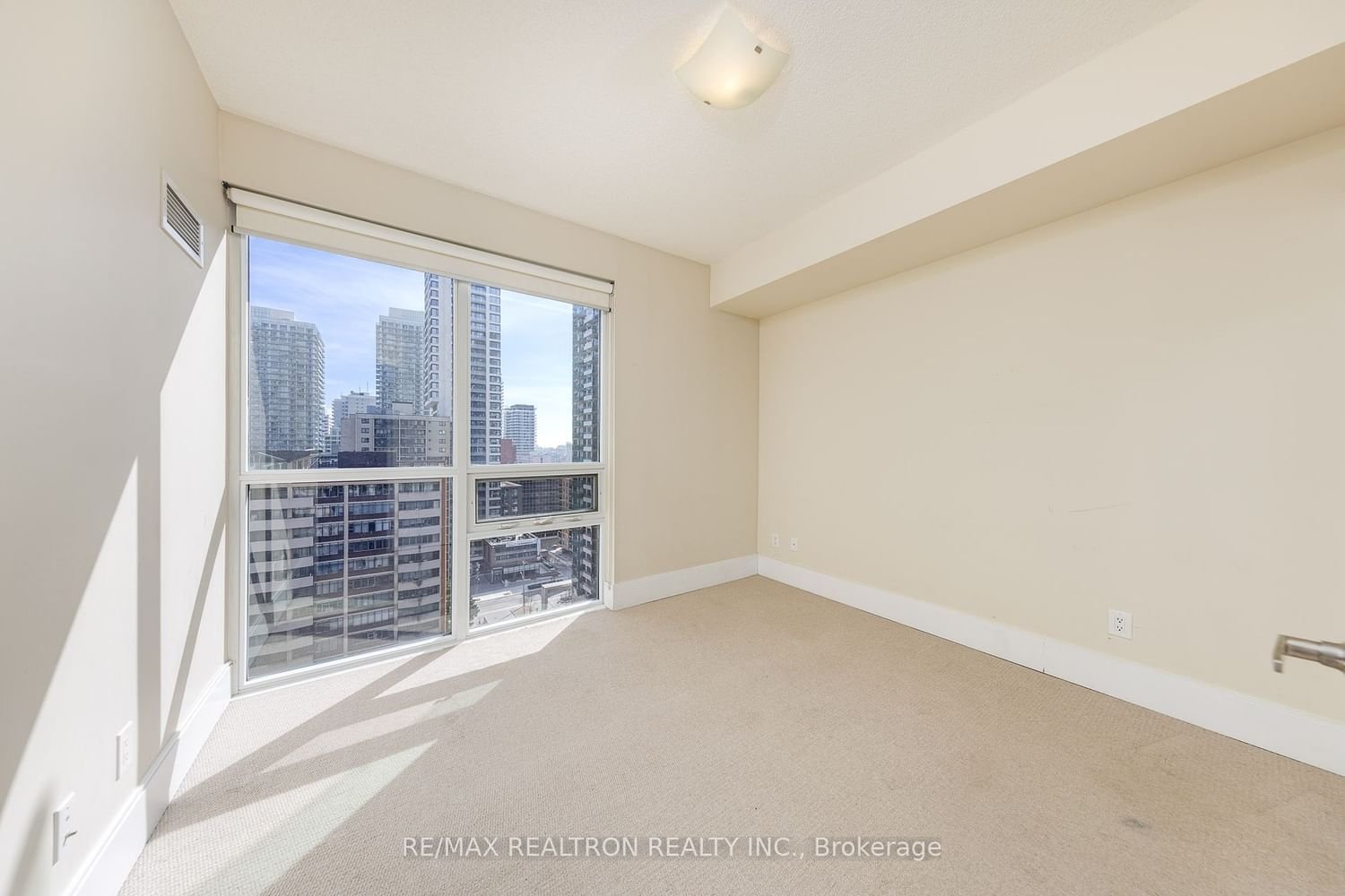 25 Broadway Ave, unit 1307 for sale - image #19