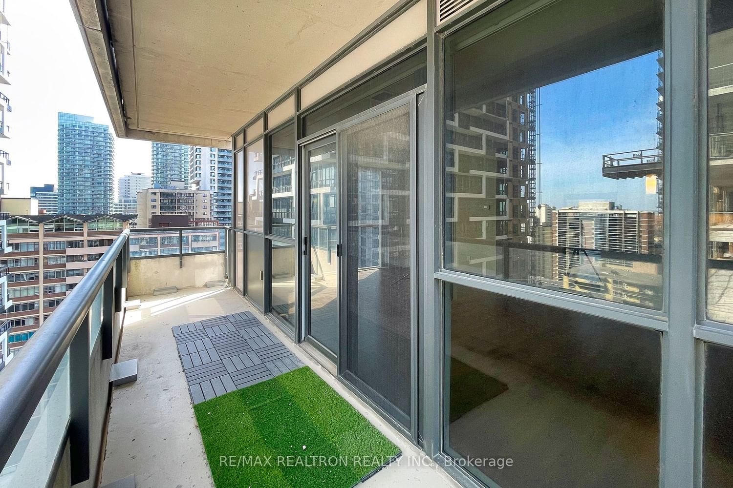 25 Broadway Ave, unit 1307 for sale - image #26