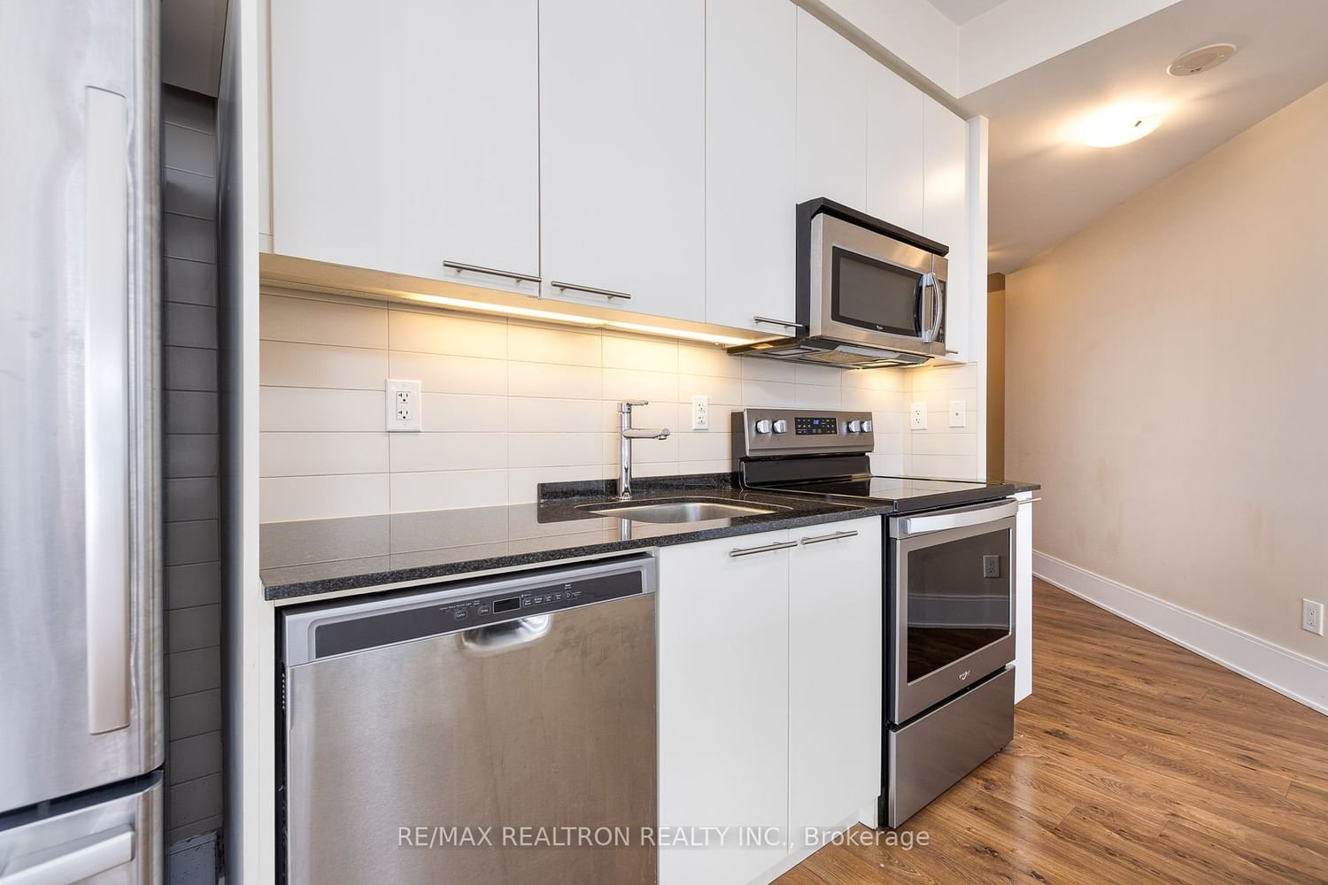 25 Broadway Ave, unit 1307 for sale - image #8