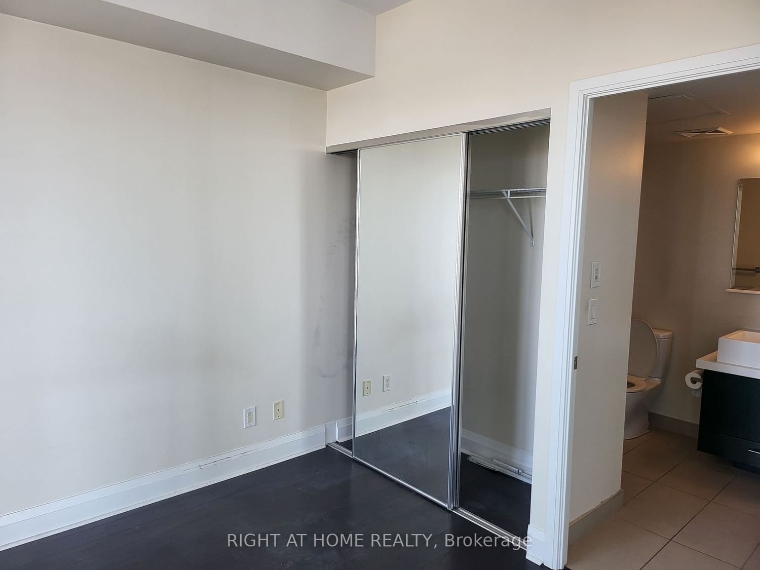 65 St Mary St, unit 1704 for rent - image #11