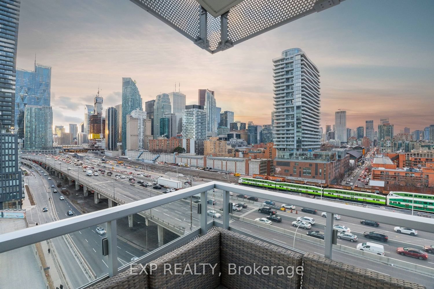 15 Lower Jarvis St, unit 813 for sale - image #17