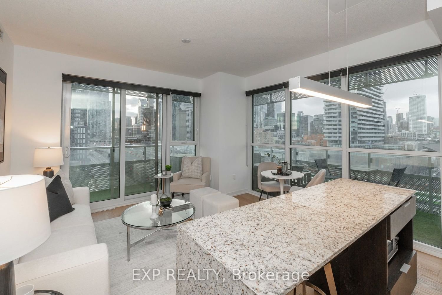 15 Lower Jarvis St, unit 813 for sale - image #7