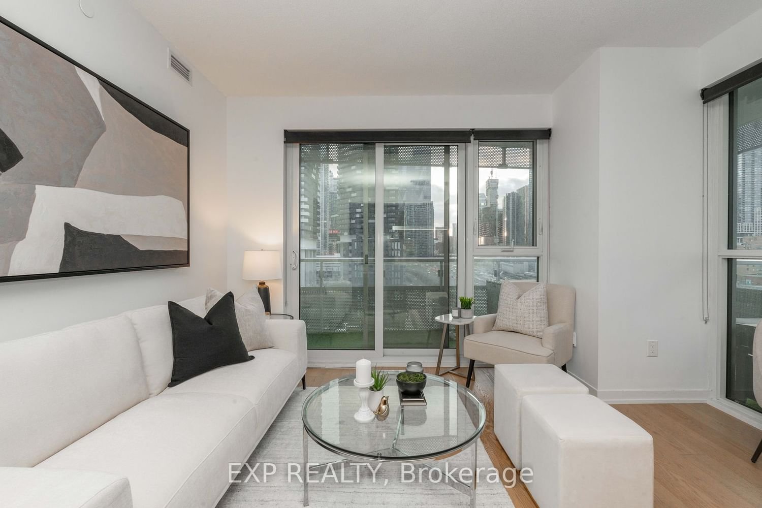15 Lower Jarvis St, unit 813 for sale - image #8