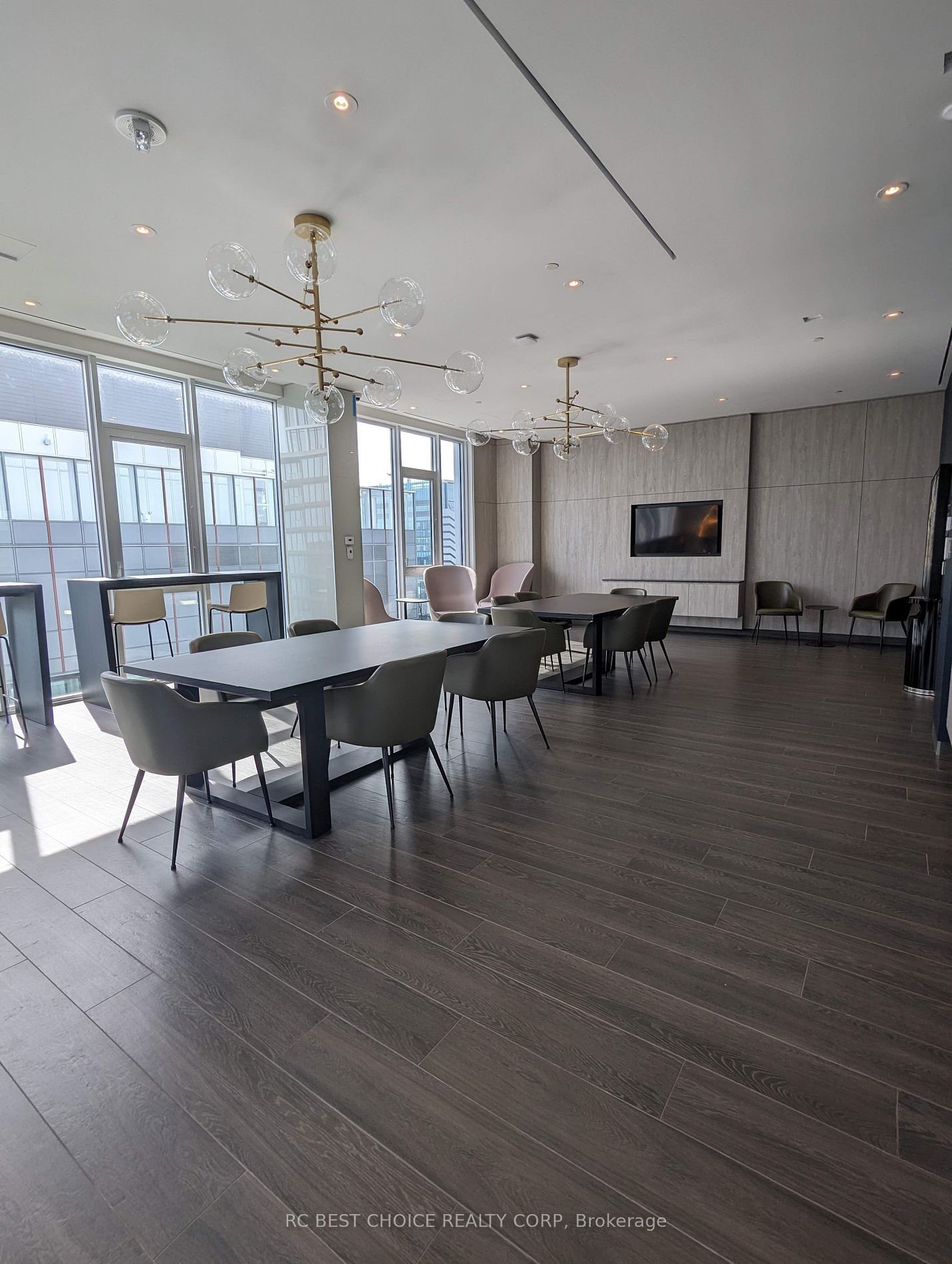 357 King St W, unit 1606 for rent - image #16