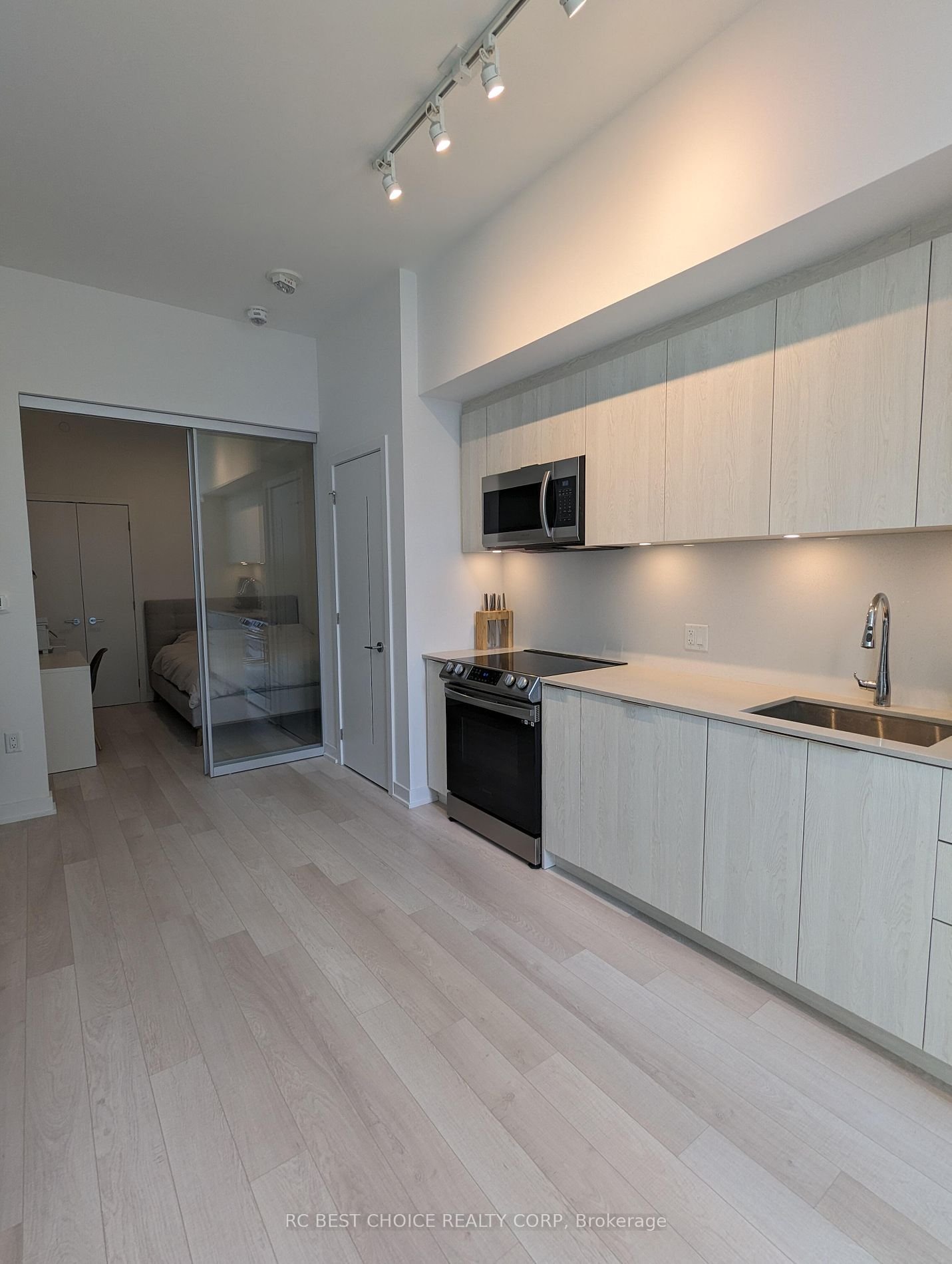 357 King St W, unit 1606 for rent - image #4
