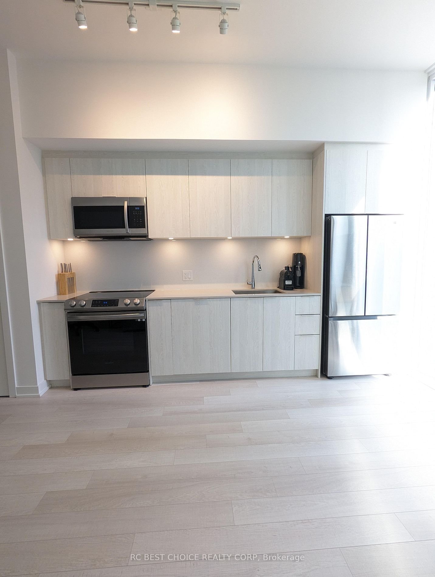 357 King St W, unit 1606 for rent - image #5