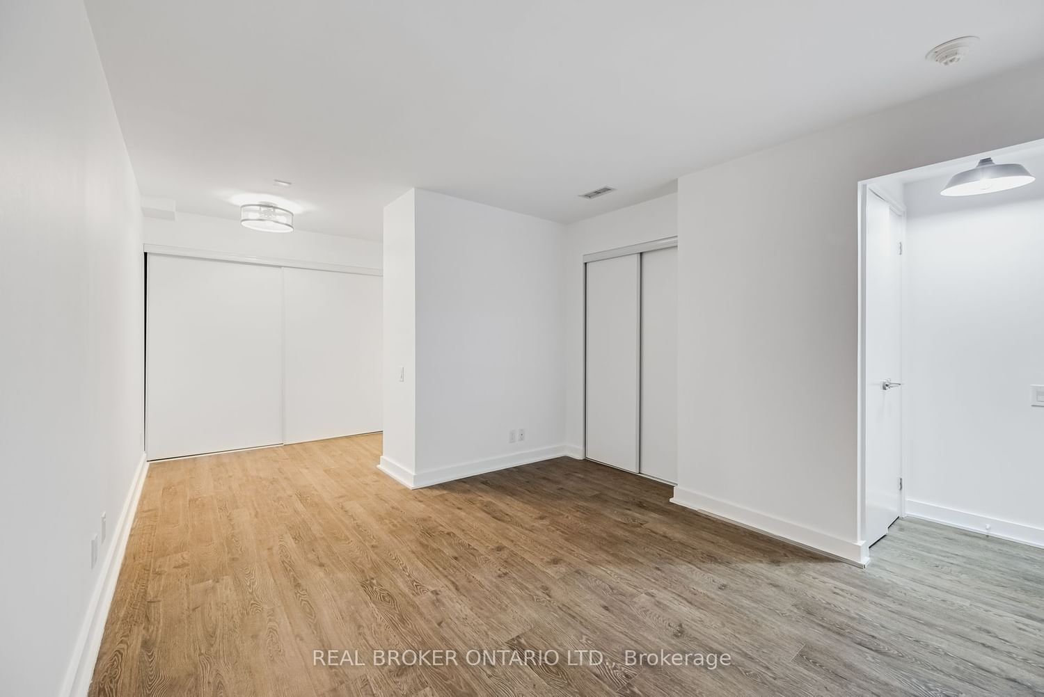 5 Hanna Ave, unit 111 for rent - image #12