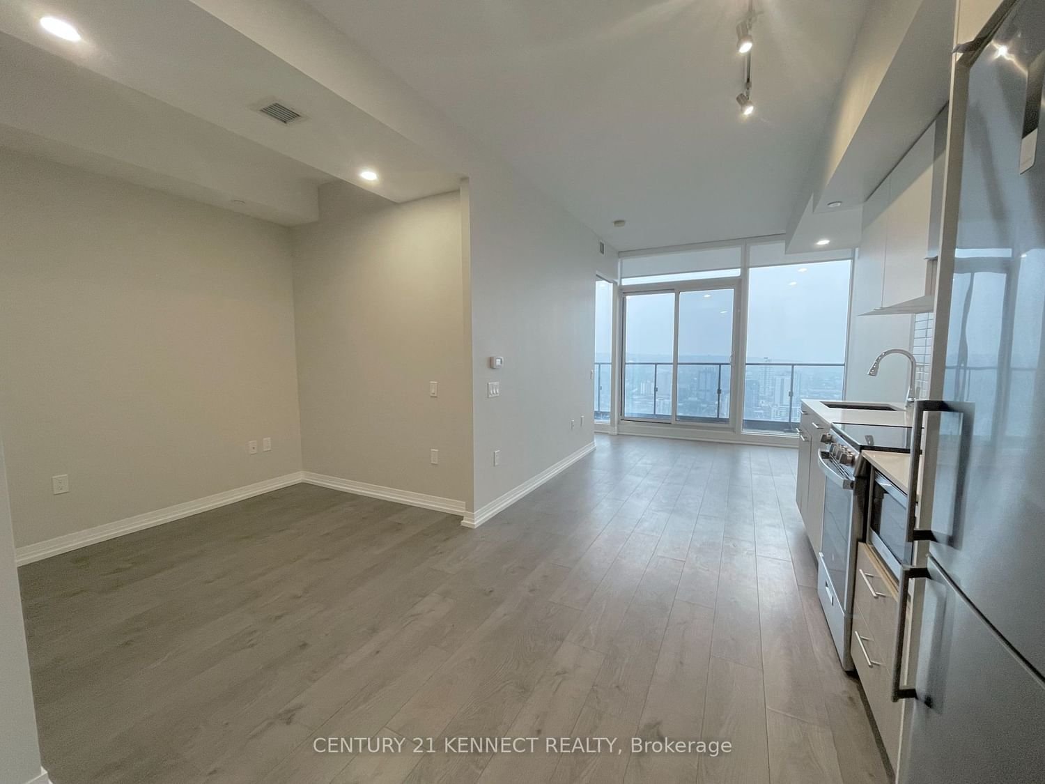 251 Jarvis St, unit Ph14 for rent - image #3