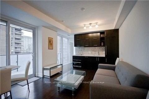 65 St Mary St, unit 909 for rent - image #6